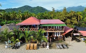 The Mompe Beach Hostal